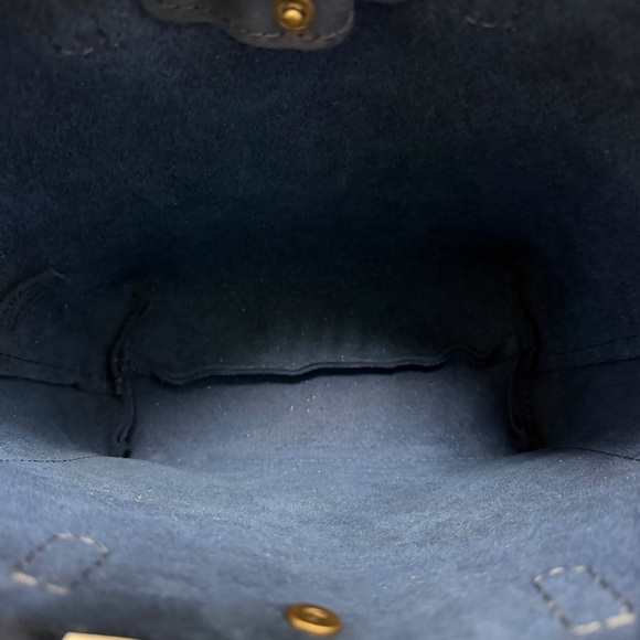 Portland Square Solid Blue Leather Handbag - Picture 6 of 8